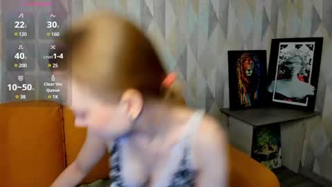 Snapshot of lissa_kitsune chatting on February 7, 7:18 am Lissa online show from February 7, 7:18 am