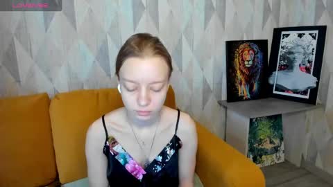 Snapshot of lissa_kitsune chatting on February 18, 6:59 am Lissa online show from February 18, 6:59 am