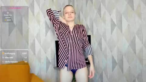 Snapshot of lissa_kitsune chatting on February 21, 1:11 pm Lissa online show from February 21, 1:11 pm