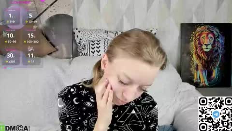 Snapshot of lissa_kitsune chatting on October 4, 8:12 am Lissa online show from October 4, 8:12 am