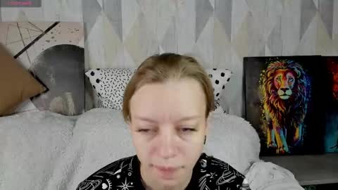 Snapshot of lissa_kitsune chatting on October 8, 9:18 am Lissa online show from October 8, 9:18 am