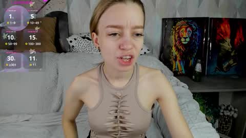 Snapshot of lissa_kitsune chatting on October 19, 7:20 am Lissa online show from October 19, 7:20 am