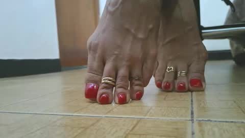 Snapshot of lissafeethot chatting on December 1, 9:42 pm Lissafeethot online show from December 1, 9:42 pm