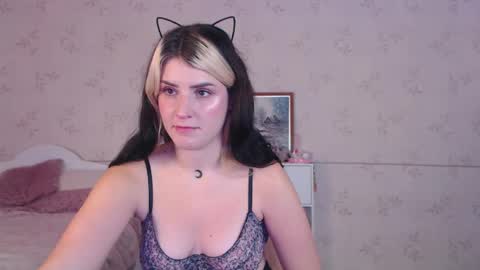 Alice Dont forget to thumbs up its very important  online show from October 14, 9:32 am