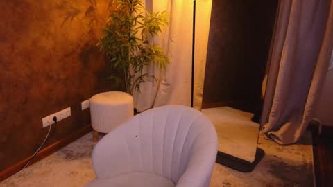 lissaros online show from February 21, 8:51 am