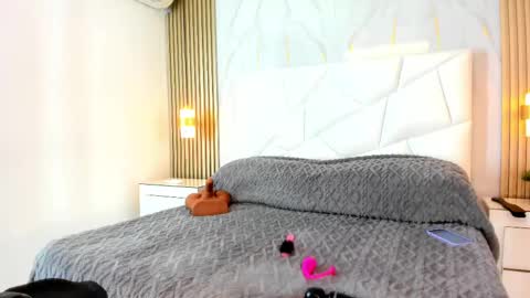 Snapshot of lissetlong69 chatting on February 12, 5:37 am Lisseth Long  online show from February 12, 5:37 am