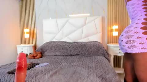 Snapshot of lissetlong69 chatting on February 24, 7:11 am Lisseth Long  online show from February 24, 7:11 am