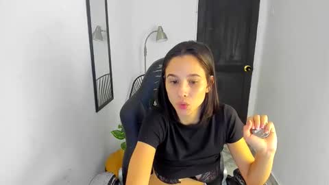 Snapshot of liswett_ chatting on June 10, 1:32 pm Liss online show from June 10, 1:32 pm