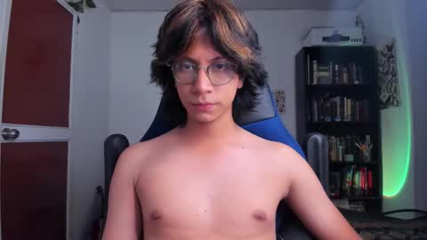 Snapshot of literateboy chatting on February 5, 1:43 am Literateboy online show from February 5, 1:43 am