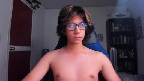 Snapshot of literateboy chatting on February 8, 1:42 am Literateboy online show from February 8, 1:42 am