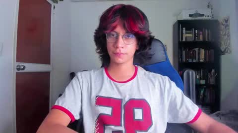 Snapshot of literateboy chatting on February 20, 1:46 am Literateboy online show from February 20, 1:46 am