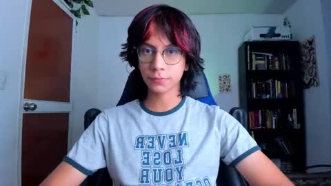 Snapshot of literateboy chatting on February 25, 1:37 am Literateboy online show from February 25, 1:37 am