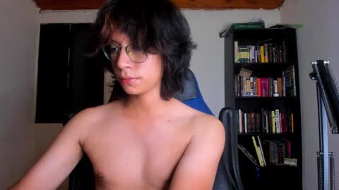 Snapshot of literateboy chatting on March 15, 1:44 am Literateboy online show from March 15, 1:44 am