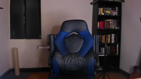 Snapshot of literateboy chatting on May 2, 1:54 am Literateboy online show from May 2, 1:54 am
