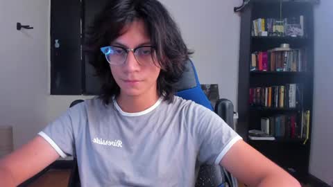 Snapshot of literateboy chatting on May 10, 1:44 am Literateboy online show from May 10, 1:44 am