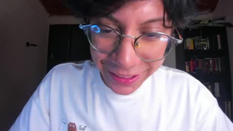 Snapshot of literateboy chatting on May 21, 1:45 am Literateboy online show from May 21, 1:45 am