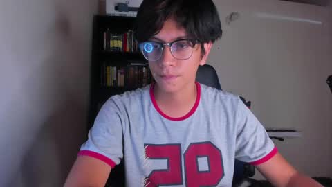 Snapshot of literateboy chatting on June 9, 1:50 am Literateboy online show from June 9, 1:50 am