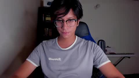 Snapshot of literateboy chatting on June 16, 1:41 am Literateboy online show from June 16, 1:41 am