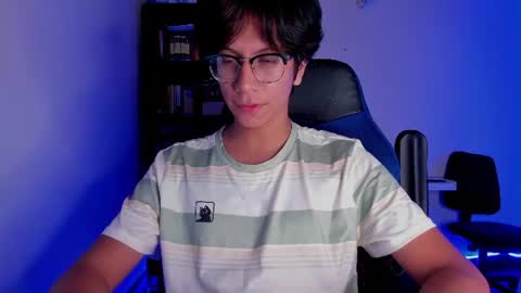 Snapshot of literateboy chatting on July 2, 1:38 am Literateboy online show from July 2, 1:38 am