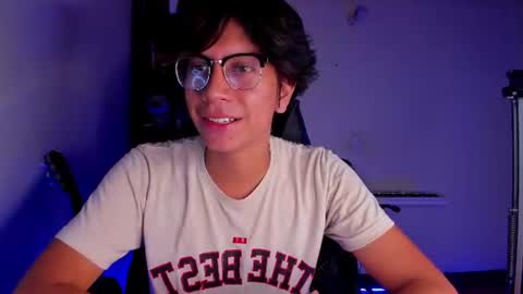 Snapshot of literateboy chatting on July 16, 1:44 am Literateboy online show from July 16, 1:44 am