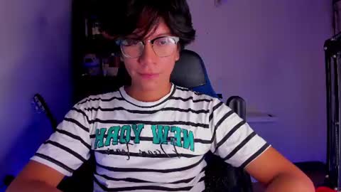 Snapshot of literateboy chatting on July 17, 1:34 am Literateboy online show from July 17, 1:34 am