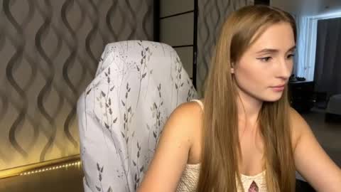 Snapshot of litle_girl05 chatting on July 28, 11:17 am LUNA online show from July 28, 11:17 am