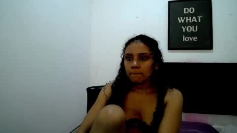 Snapshot of little18doll chatting on June 4, 10:49 pm little18doll online show from June 4, 10:49 pm