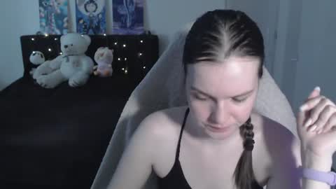 little__flowers online show from June 12, 8:57 am