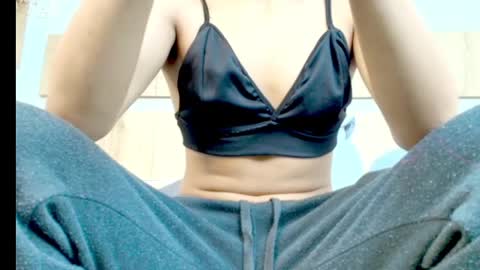 Snapshot of little__maddy chatting on June 1, 1:46 pm Maddy online show from June 1, 1:46 pm
