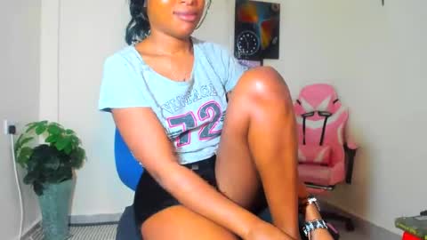 Snapshot of little_africa chatting on March 8, 9:17 am little_africa online show from March 8, 9:17 am