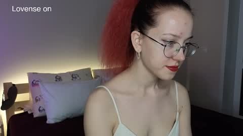 Snapshot of little_bliss chatting on January 27, 5:15 pm little_bliss online show from January 27, 5:15 pm