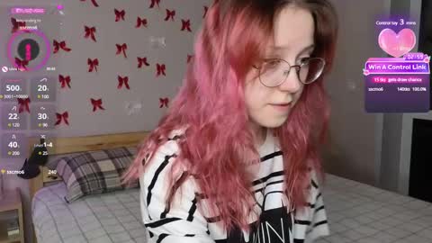 Snapshot of little_bliss chatting on February 18, 5:42 pm little_bliss online show from February 18, 5:42 pm