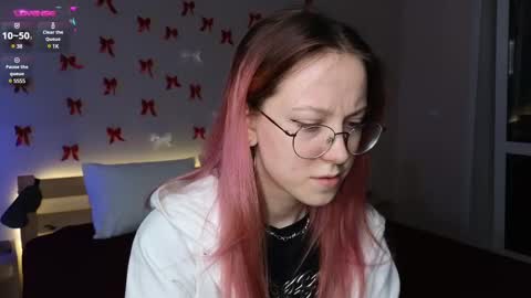 Snapshot of little_bliss chatting on March 6, 12:54 am little_bliss online show from March 6, 12:54 am