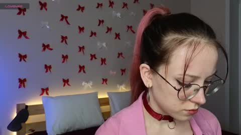 Snapshot of little_bliss chatting on March 9, 5:00 am little_bliss online show from March 9, 5:00 am