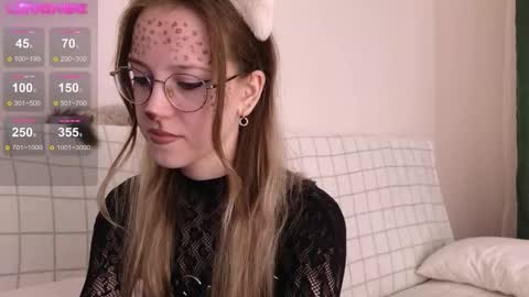 Snapshot of little_bliss chatting on November 13, 9:03 pm little_bliss online show from November 13, 9:03 pm