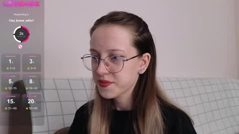 Snapshot of little_bliss chatting on December 15, 12:26 am little_bliss online show from December 15, 12:26 am