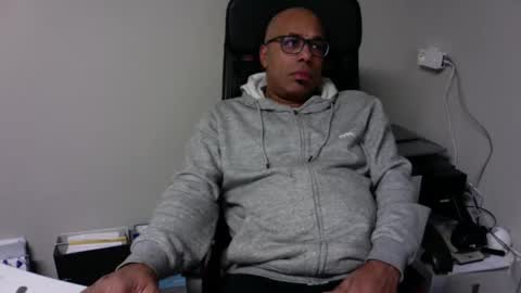 Snapshot of little_buddha chatting on December 15, 7:31 pm Pure Black Power online show from December 15, 7:31 pm