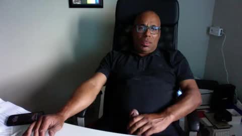 Snapshot of little_buddha chatting on June 1, 5:58 pm Pure Black Power online show from June 1, 5:58 pm