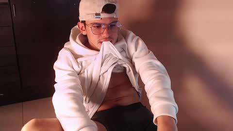 Daniel online show from November 15, 4:43 am