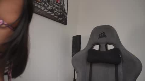 Help me reach 100 likes online show from November 30, 7:18 pm