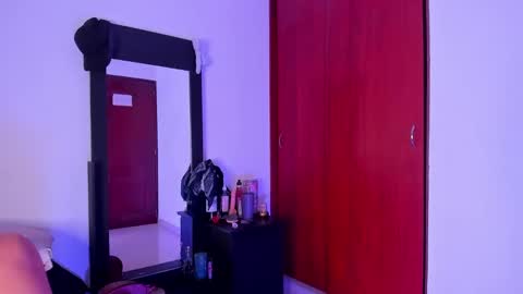 kayla  Instagram kayla 71082 online show from December 6, 11:36 pm