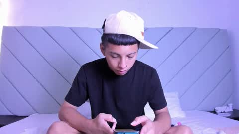 Snapshot of little_kris1 chatting on October 24, 12:45 pm little_kris1 online show from October 24, 12:45 pm