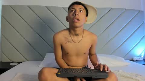 Snapshot of little_kris1 chatting on October 28, 12:41 pm little_kris1 online show from October 28, 12:41 pm