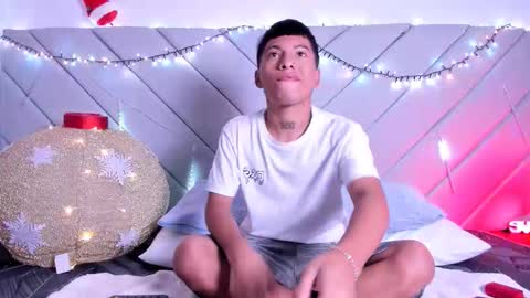 Snapshot of little_kris1 chatting on December 5, 12:03 pm little_kris1 online show from December 5, 12:03 pm