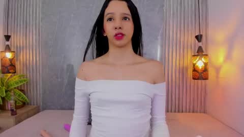 Snapshot of little_melody1 chatting on June 3, 7:41 pm little_melody1 online show from June 3, 7:41 pm