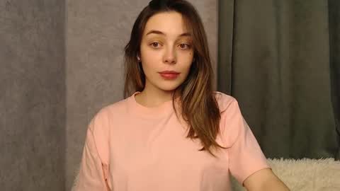 Mia   Im online every day 1530 PM in New York  2030 PM in London online show from December 12, 8:32 pm