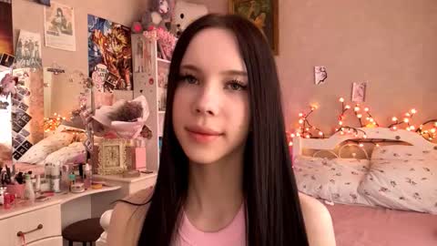 Snapshot of little_milou chatting on October 19, 9:21 am Milou online show from October 19, 9:21 am