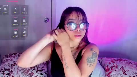 Snapshot of little_natty_ chatting on June 21, 11:24 am Natty online show from June 21, 11:24 am