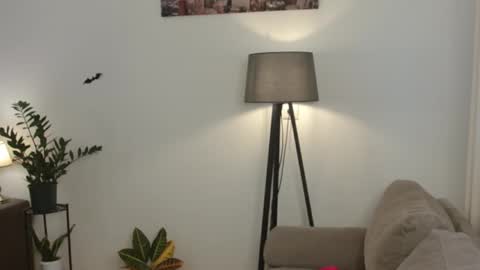 Snapshot of little_nicole_ chatting on October 17, 1:46 pm Nicole online show from October 17, 1:46 pm