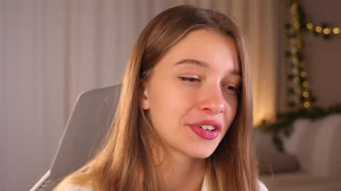 Kiki online show from September 17, 4:19 pm